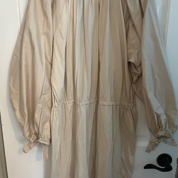 Zara dress with balloon sleeve - Picture 5 of 6